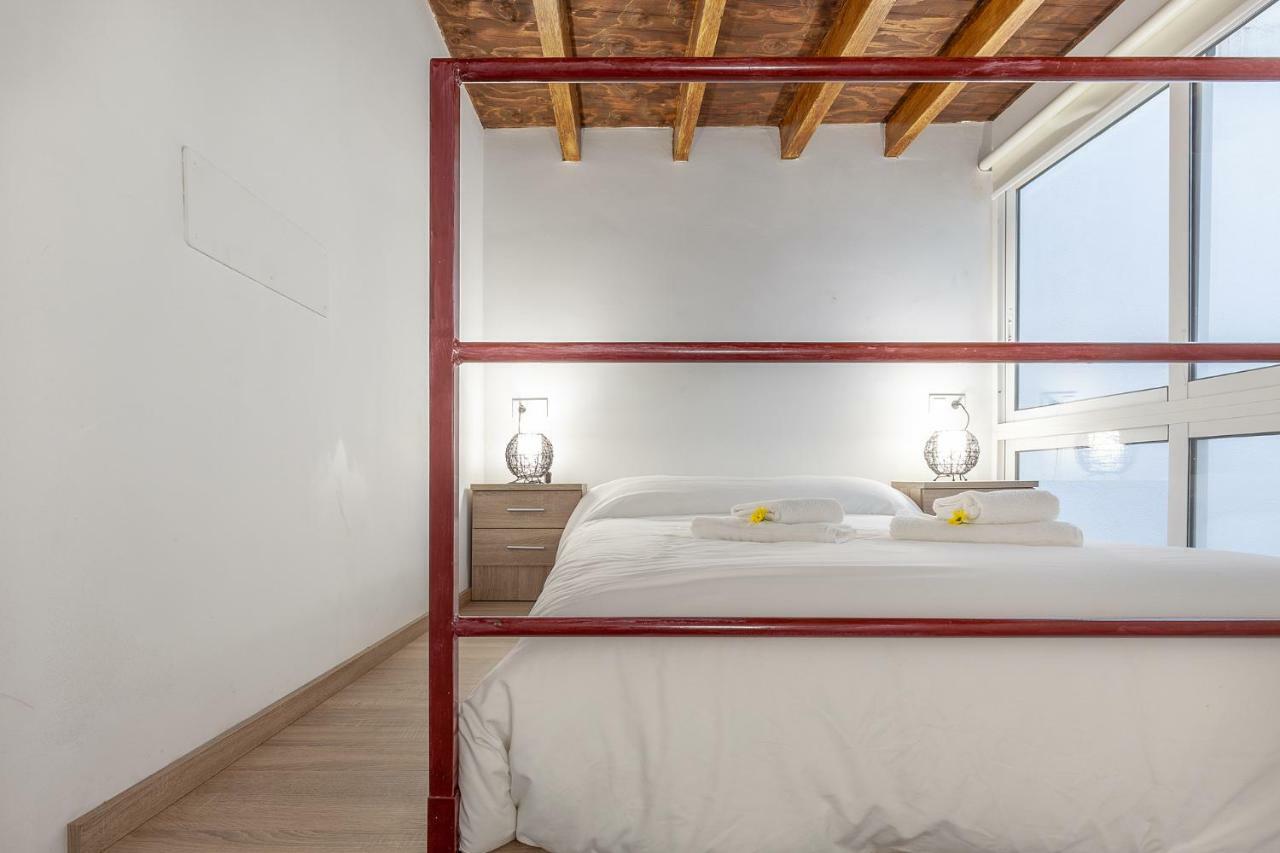 Pasaje De Amores Der - Descanso En Casa Y Vida Cultural Y Monumentos 4 Px 세비야 외부 사진